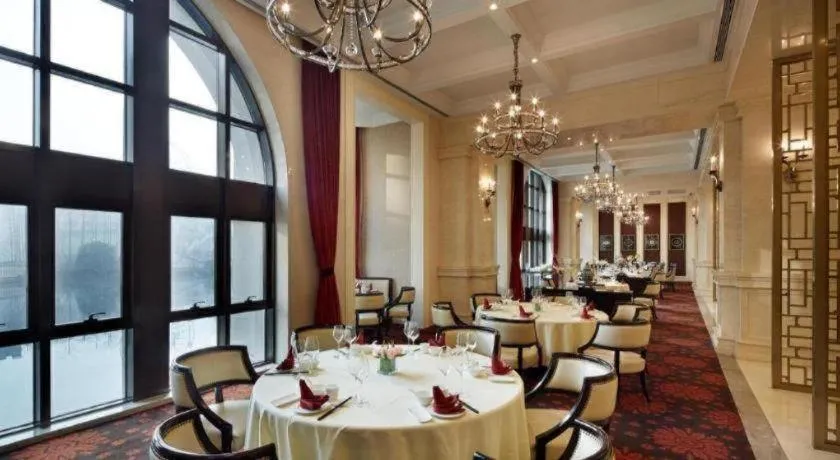 Yin Run Jin Jiang Castle Hotel