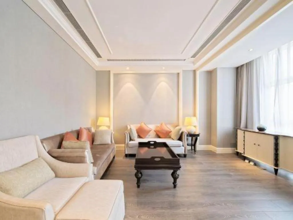 Yin Run Jin Jiang Castle Hotel