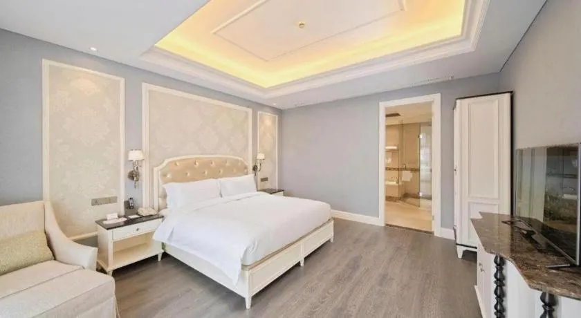 Yin Run Jin Jiang Castle Hotel