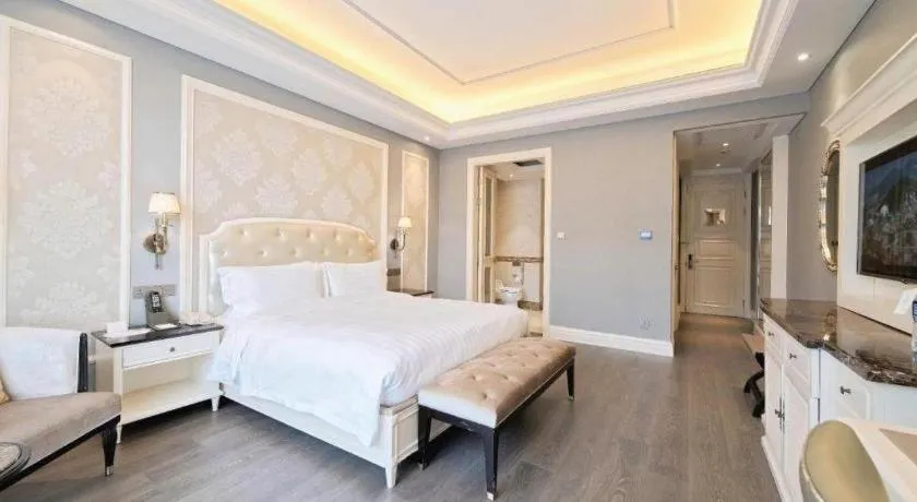 Bed in Yin Run Jin Jiang Castle Hotel