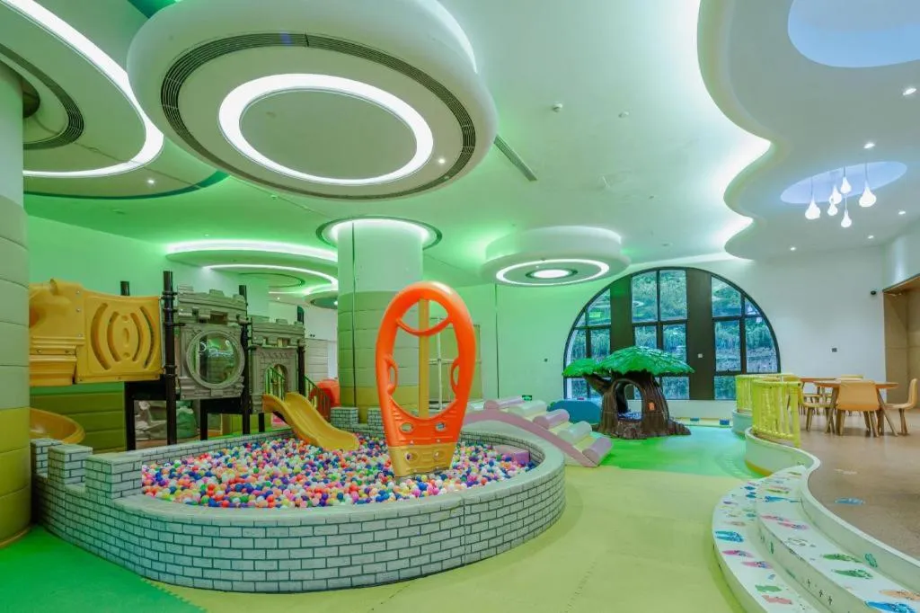 Yin Run Jin Jiang Castle Hotel