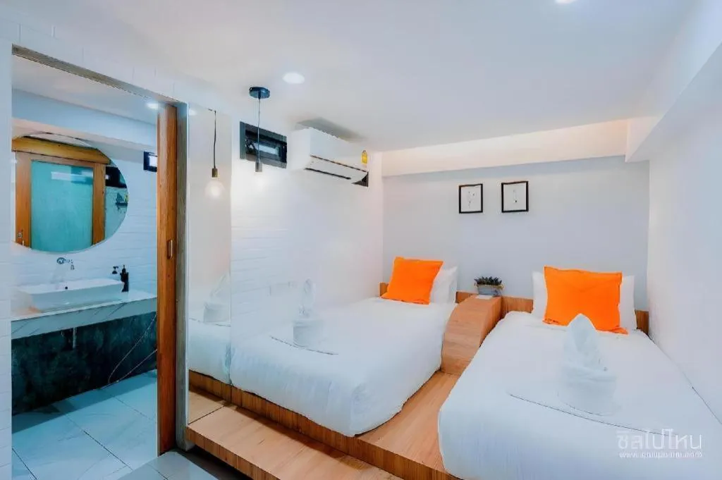 Bed in Journey Hostel Surat