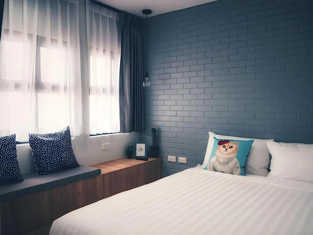 Bed in Journey Hostel Surat