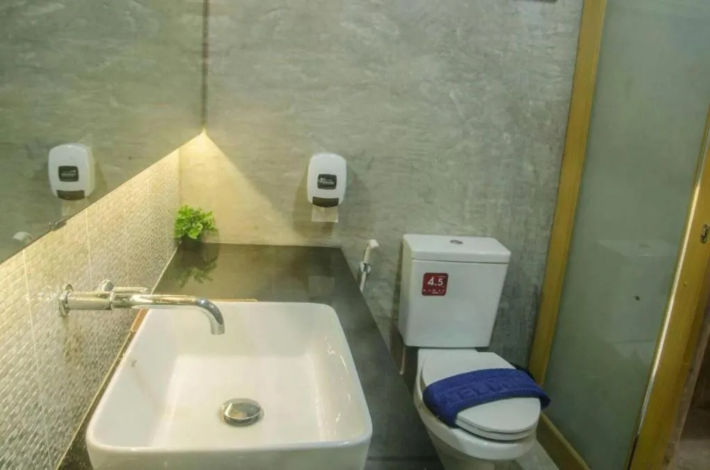 Journey Hostel Surat