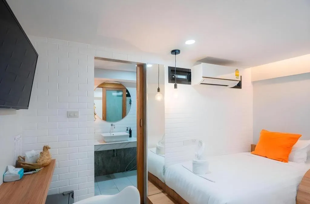 Bed in Journey Hostel Surat