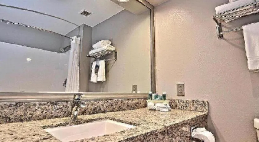 Holiday Inn Express Hotel & Suites Cleveland - Ms By IHG