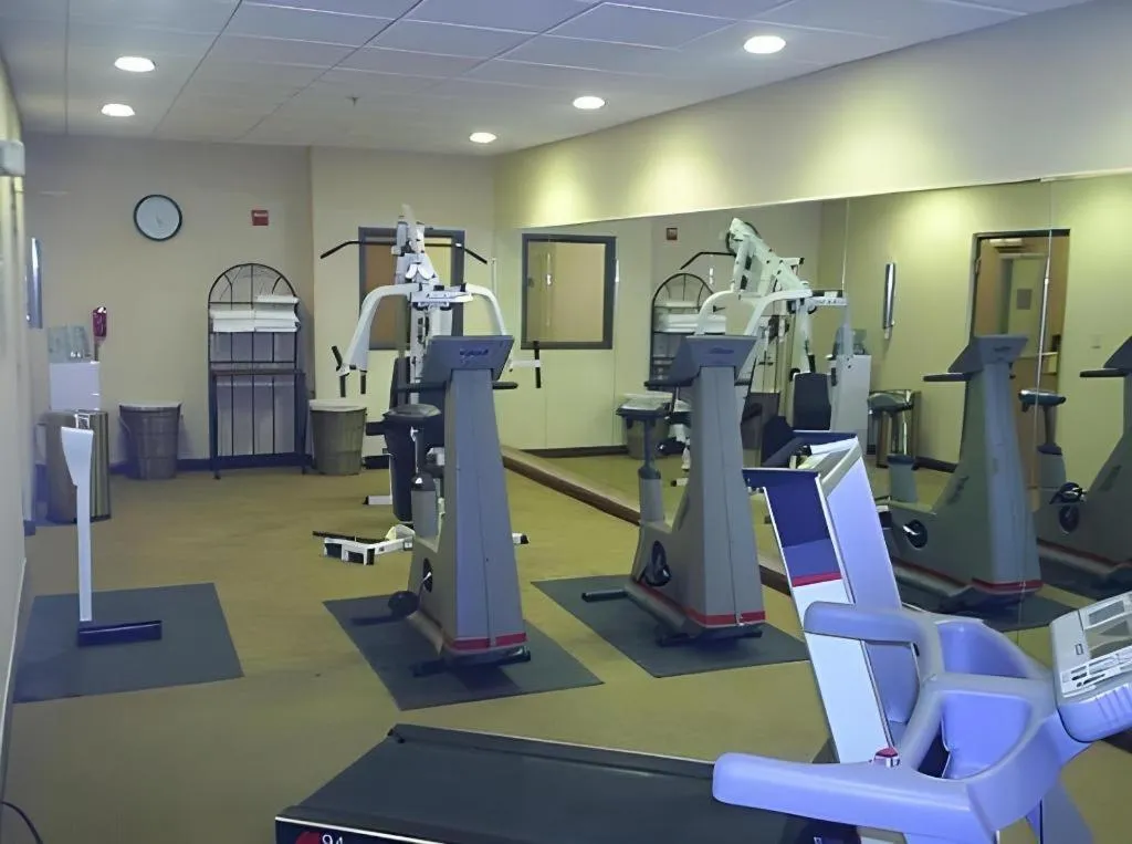 Holiday Inn Express Hotel & Suites Cleveland - Ms By IHG