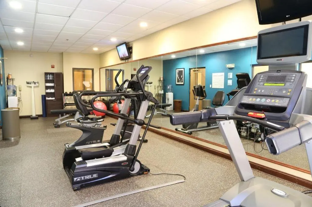 Holiday Inn Express Hotel & Suites Cleveland - Ms By IHG