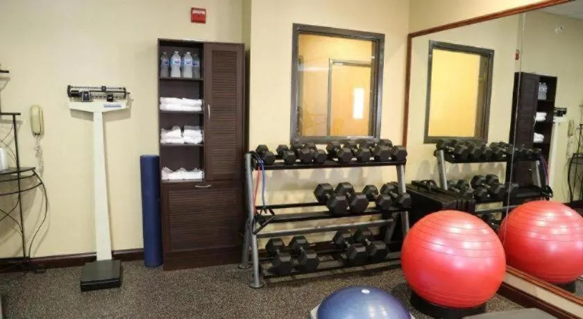 Holiday Inn Express Hotel & Suites Cleveland - Ms By IHG