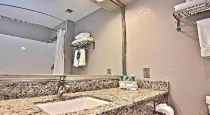 Holiday Inn Express Hotel & Suites Cleveland - Ms By IHG