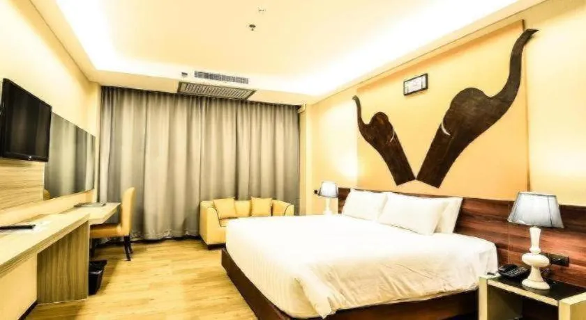 Bed in Alvarez Hotel