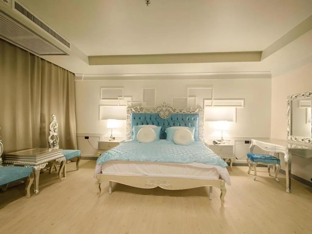 Bed in Alvarez Hotel