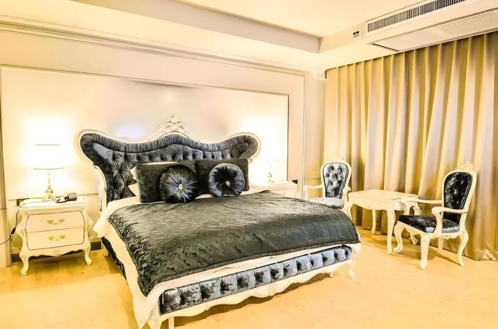 Bed in Alvarez Hotel