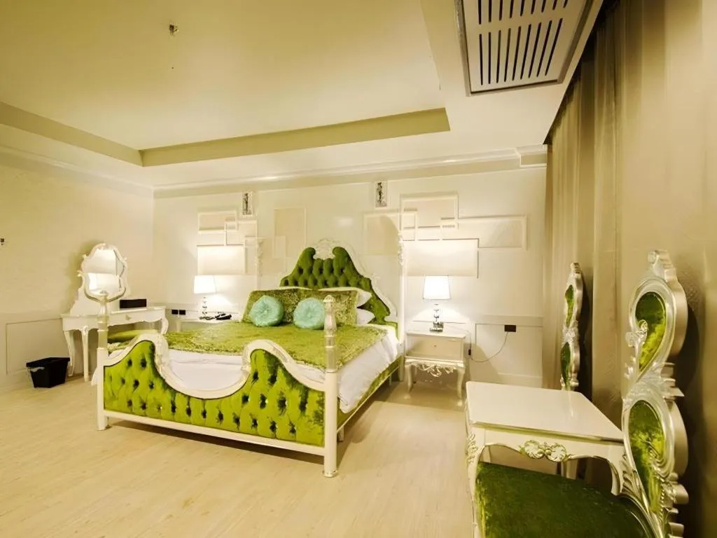 Bed in Alvarez Hotel