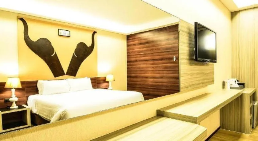 Bed in Alvarez Hotel