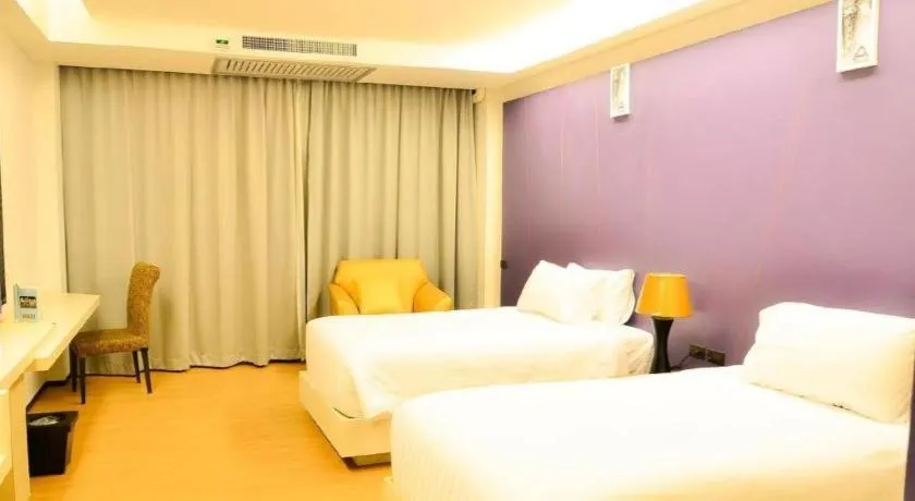Bed in Alvarez Hotel