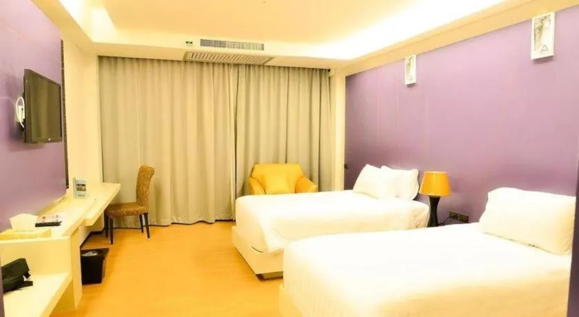 Bed in Alvarez Hotel