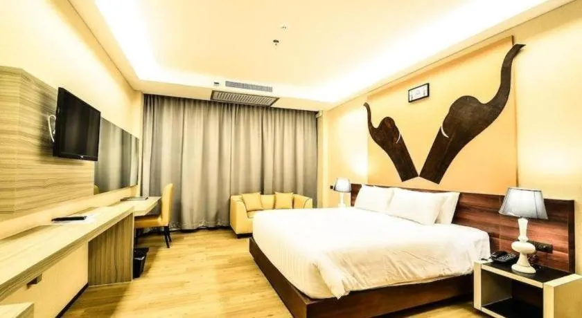 Bed in Alvarez Hotel