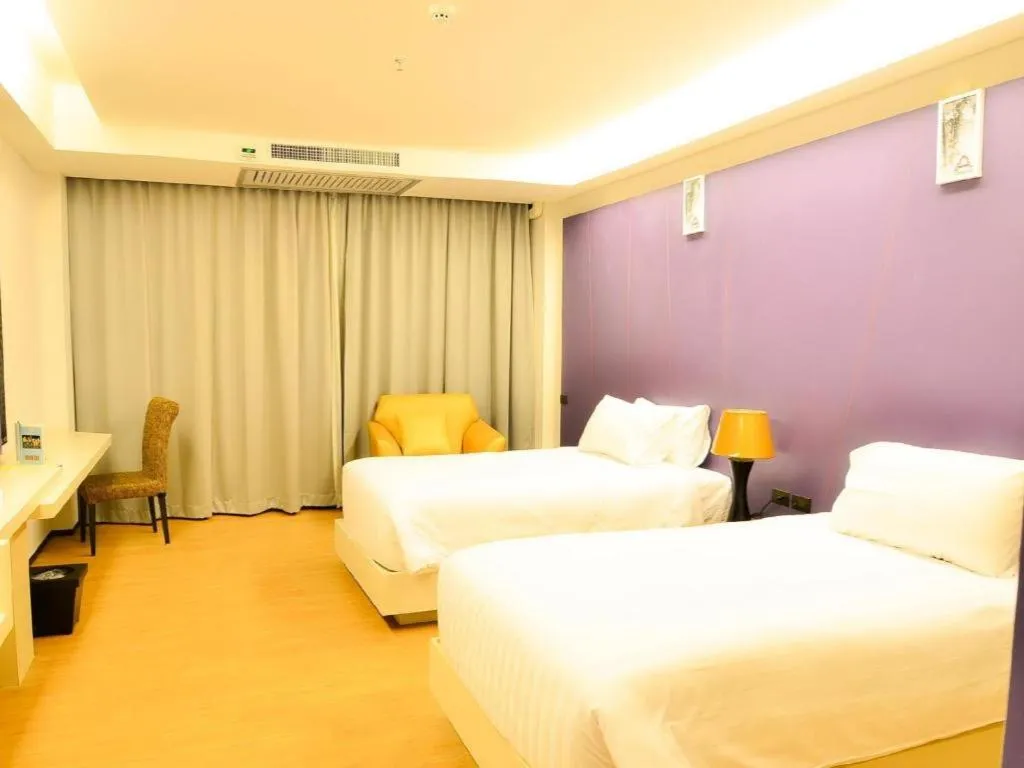 Bed in Alvarez Hotel