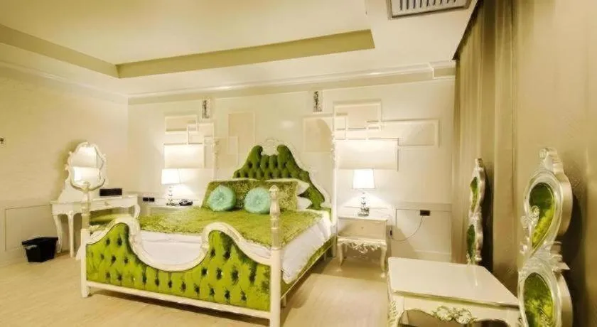 Bed in Alvarez Hotel