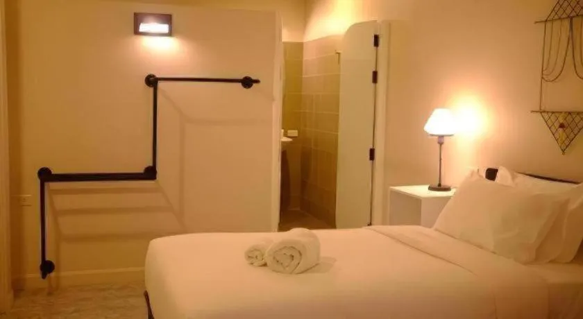 Bed in Silp-Pa Phra Nakhon Si Ayutthaya Hotel