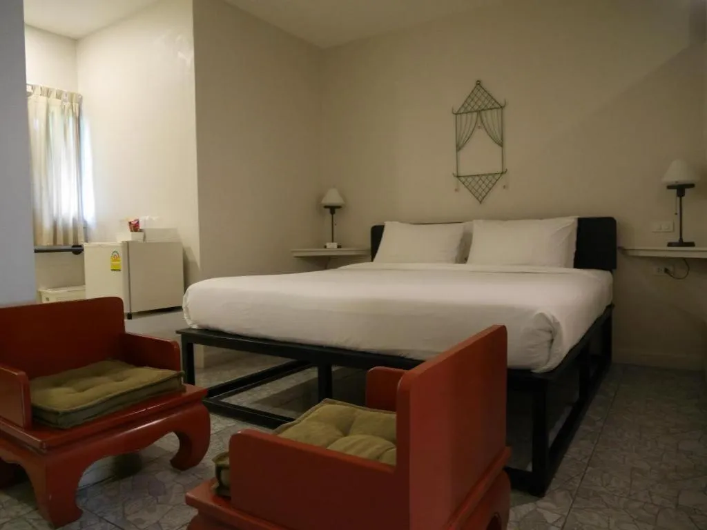 Bed in Silp-Pa Phra Nakhon Si Ayutthaya Hotel