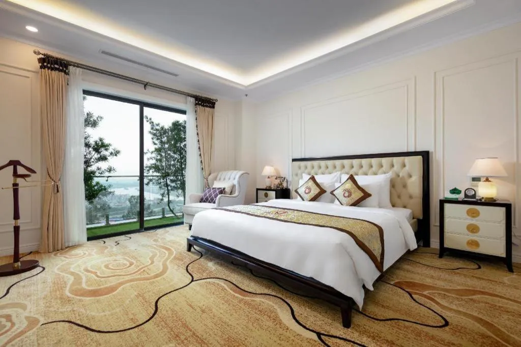 Bed in Phoenix Resort Bac Ninh