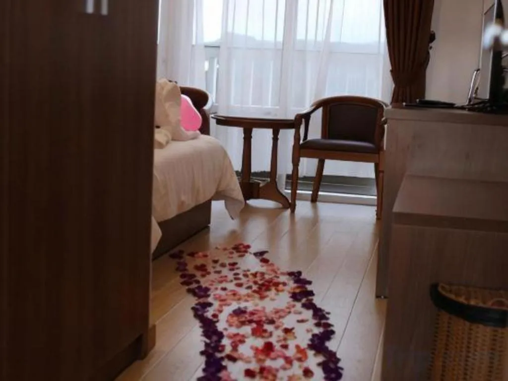 Bed in Nhat Vy Hotel