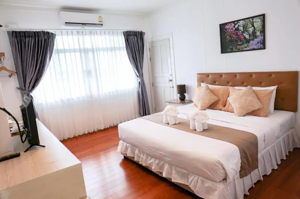 Bed in Rajapruek Place