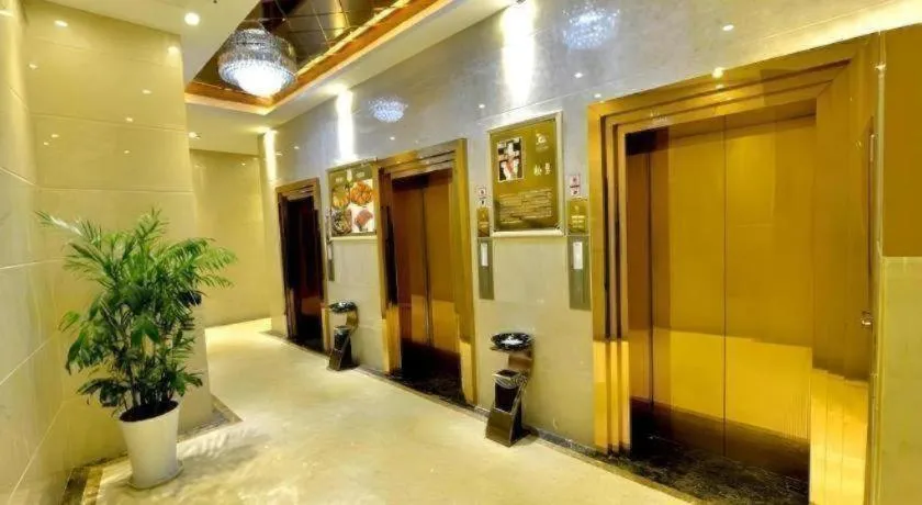 GreenTree Eastern Zigong Huashang International City Huichuan Road Hotel