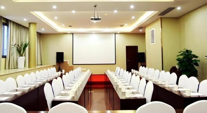 GreenTree Eastern Zigong Huashang International City Huichuan Road Hotel