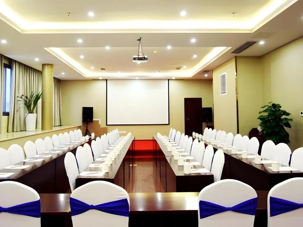 GreenTree Eastern Zigong Huashang International City Huichuan Road Hotel