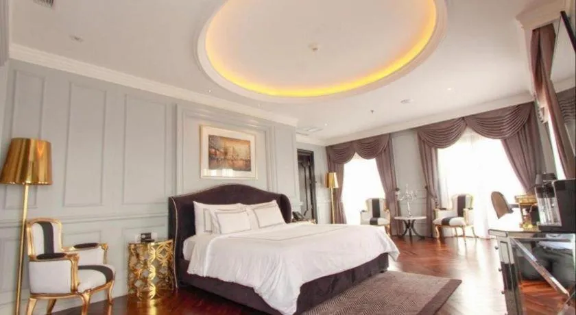 Bed in Lafayette Boutique Hotel