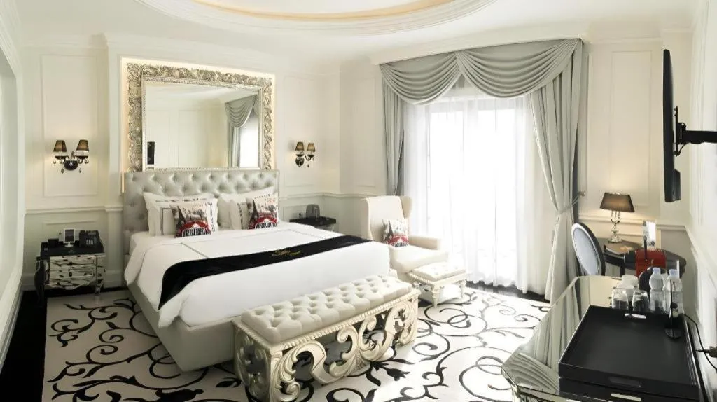 Bed in Lafayette Boutique Hotel