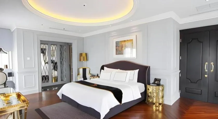 Bed in Lafayette Boutique Hotel