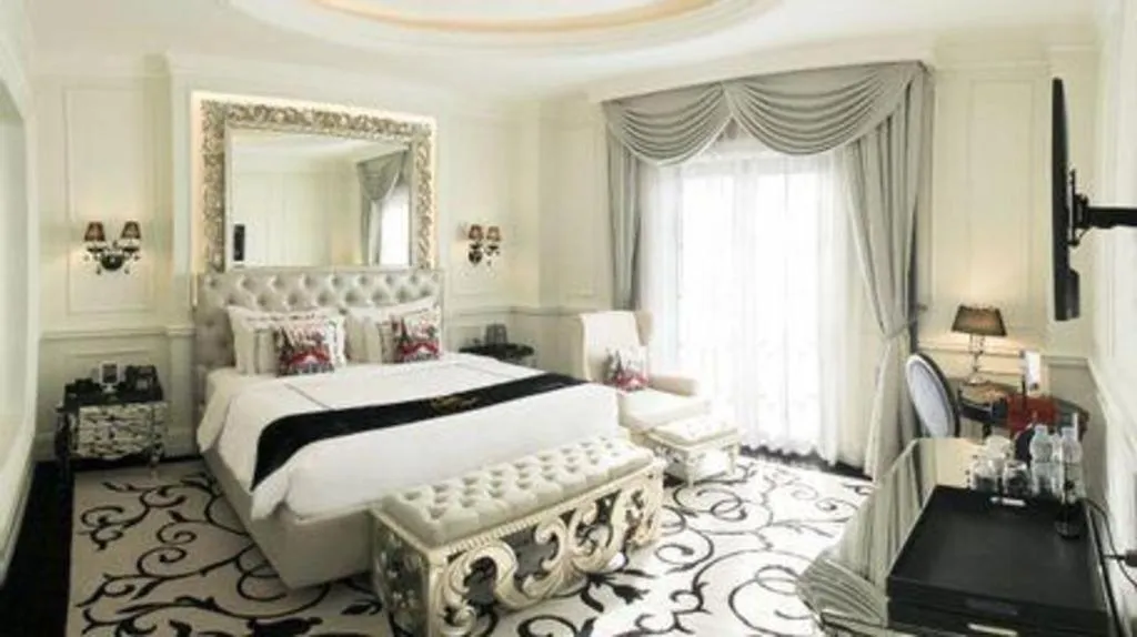 Bed in Lafayette Boutique Hotel