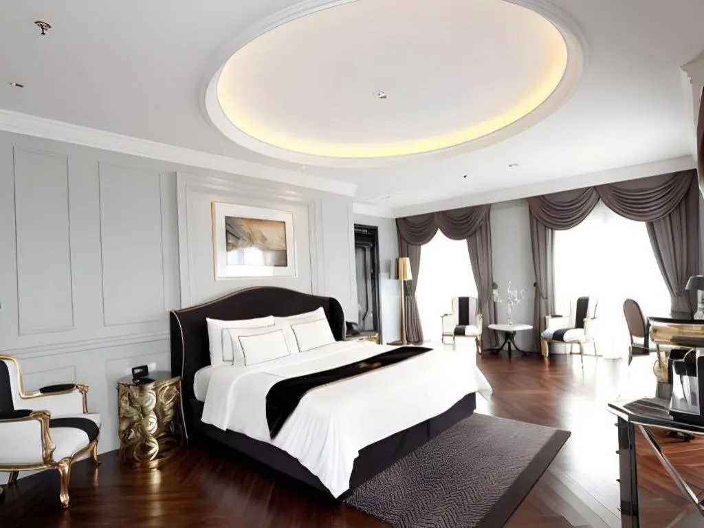 Bed in Lafayette Boutique Hotel