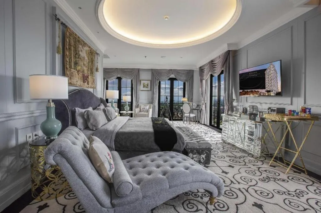 Bed in Lafayette Boutique Hotel