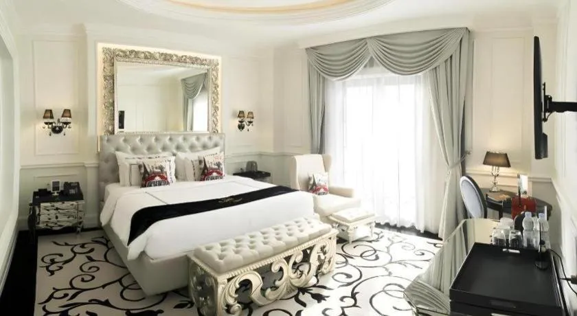 Bed in Lafayette Boutique Hotel
