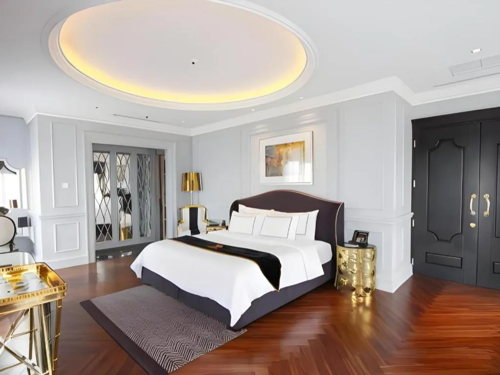 Bed in Lafayette Boutique Hotel