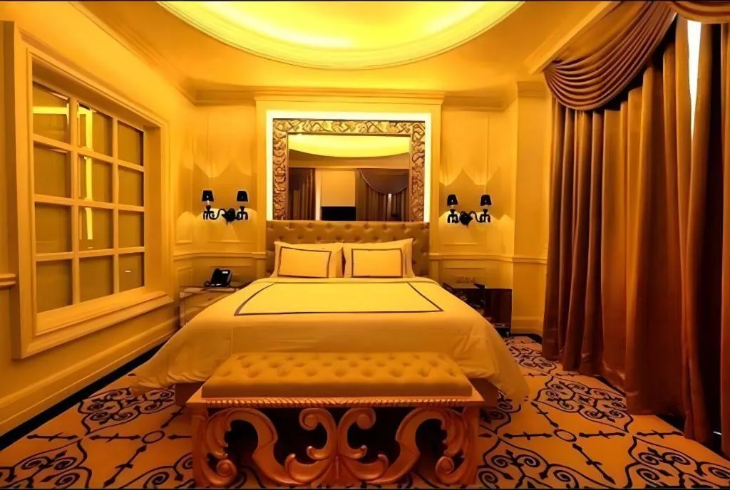 Bed in Lafayette Boutique Hotel