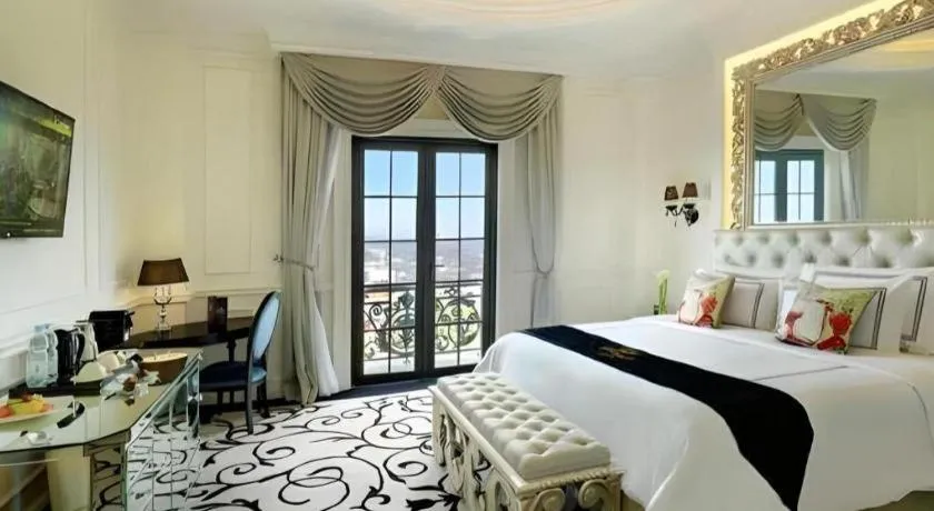 Bed in Lafayette Boutique Hotel