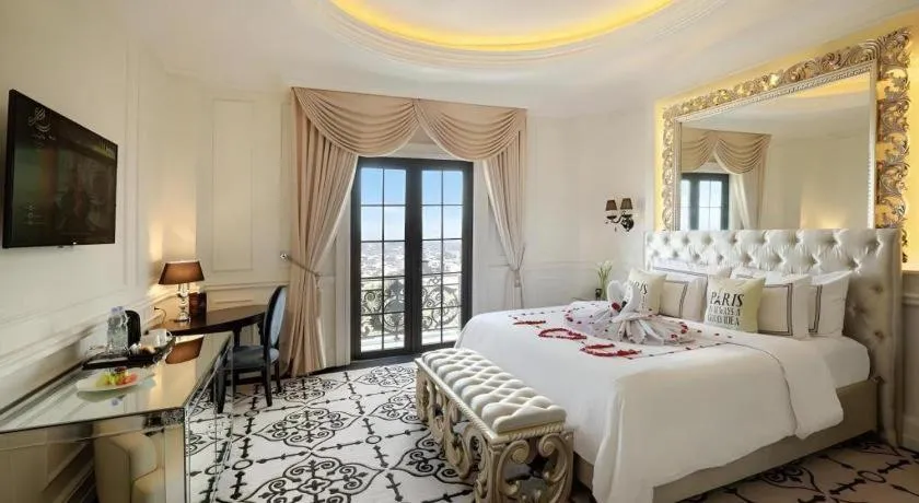 Bed in Lafayette Boutique Hotel