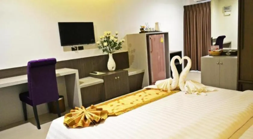 Bed in The Convenience Hotel