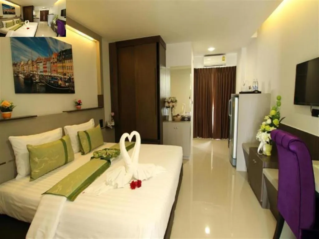 Bed in The Convenience Hotel