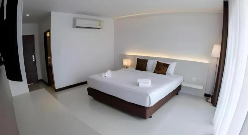 Bed in Chaisaeng Villa