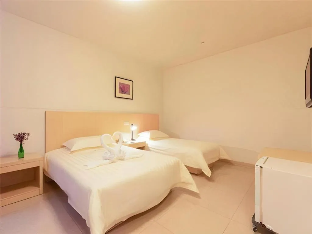 Bed in Jinjiang Inn Guangzhou Liwan Caihongqiao Metro Station