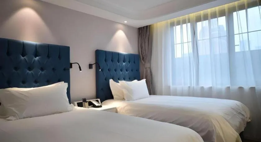 Bed in Shanghai Jinchen Hotel