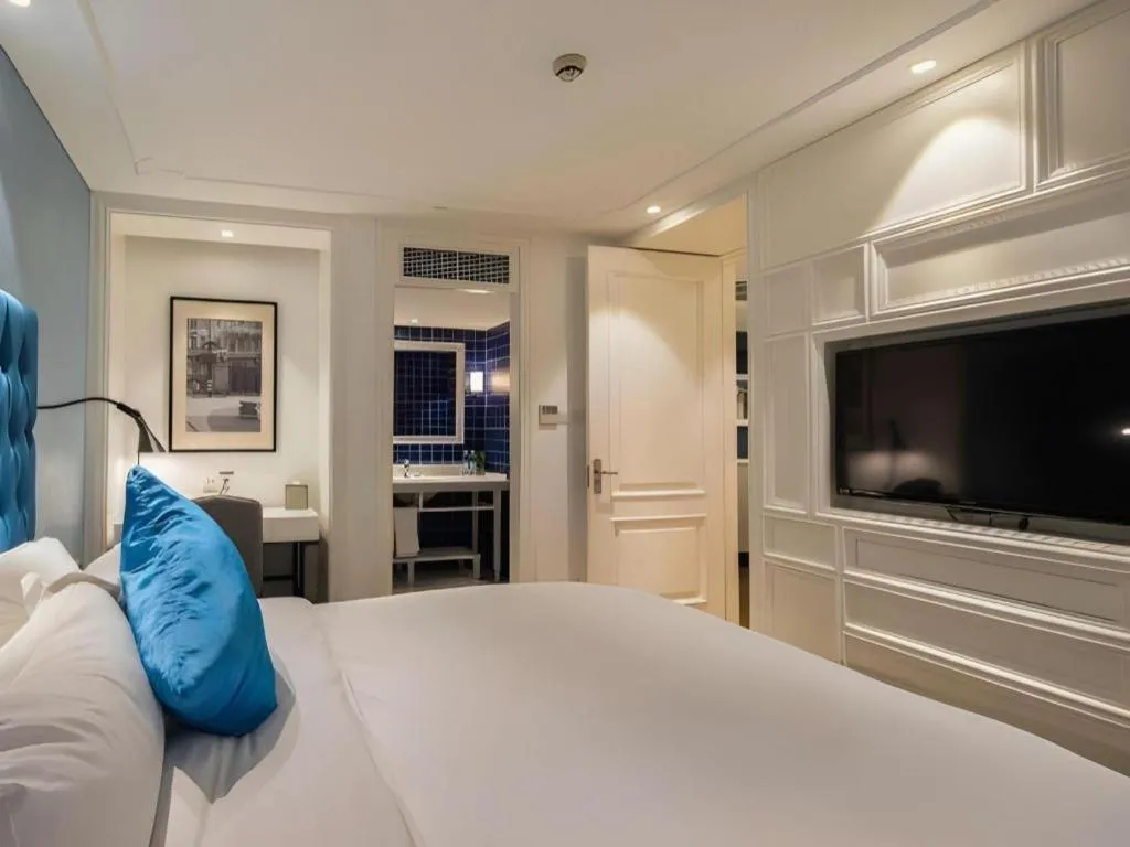 Bed in Shanghai Jinchen Hotel