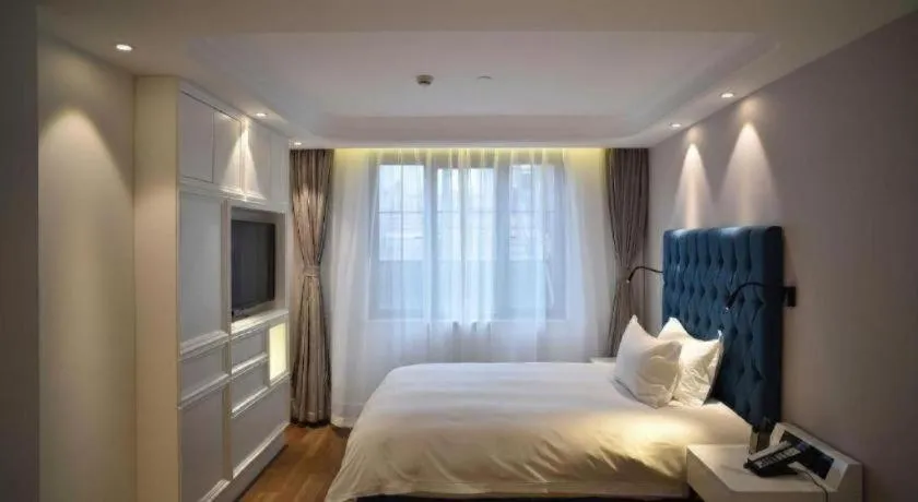 Bed in Shanghai Jinchen Hotel
